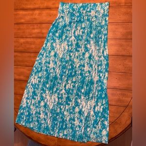 Tart multi colored maxi skirt size small, high slit on left thigh. Super sexy!
